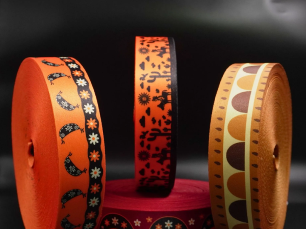 Como utilizar viés de tecido estampado em seus projetos de costura criativa?