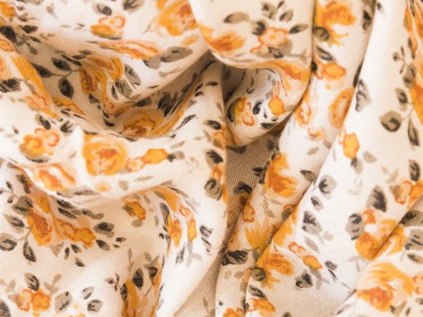 Como usar nylon estampado e linho estampado para adicionar estilo às suas criações?