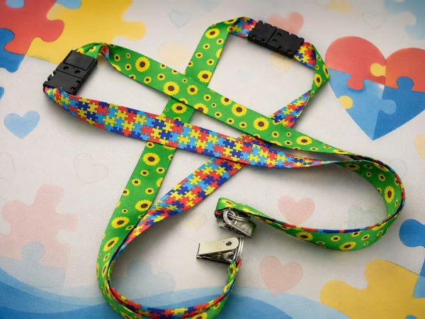 Colar de autista: para que serve, quem deve usar e quais os benefícios na identificação?